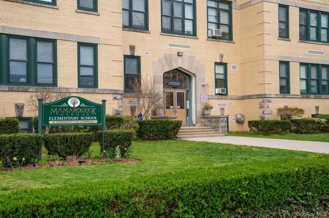 Building Photo - 156 Madison St