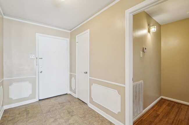 Building Photo - 10015 Warwana Rd