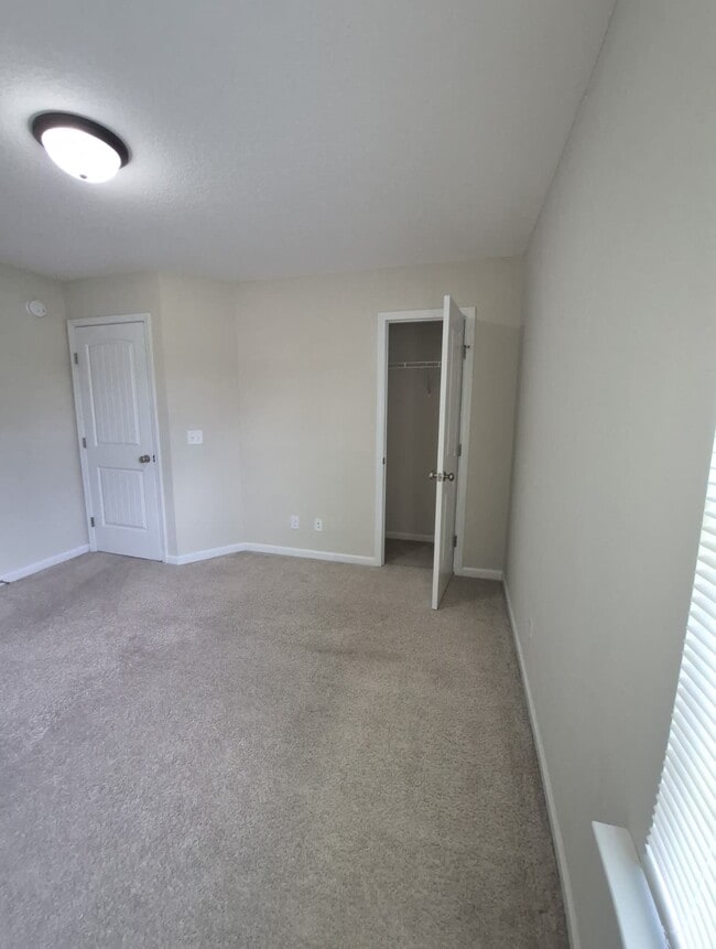 Building Photo - 33 Trask Cir