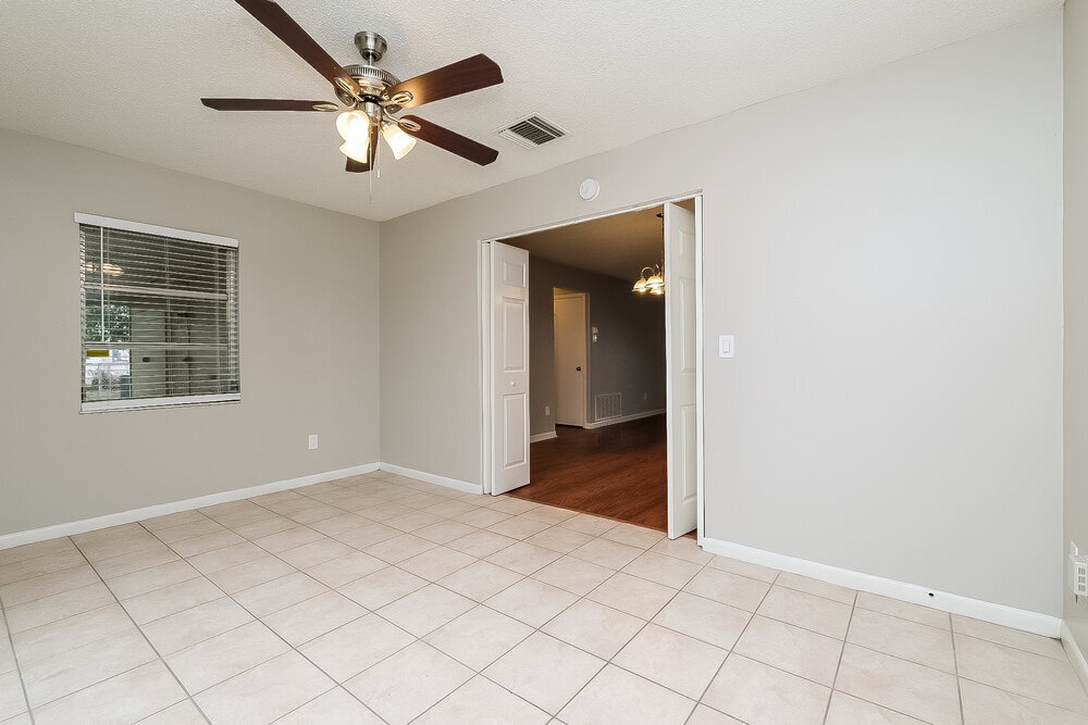 Building Photo - 9350 Bayside Ct