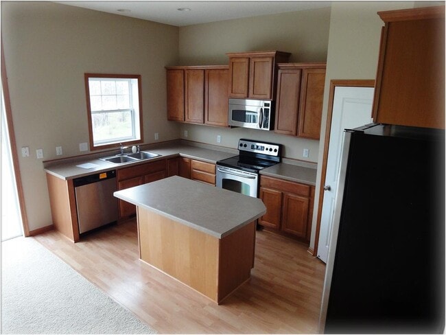 Building Photo - 16601 50th Ct N