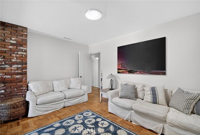 Building Photo - 237 Avenida Montalvo