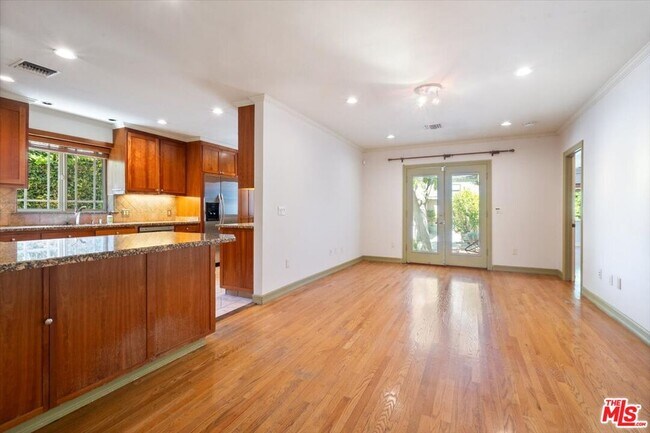 Building Photo - 4385 Camellia Ave