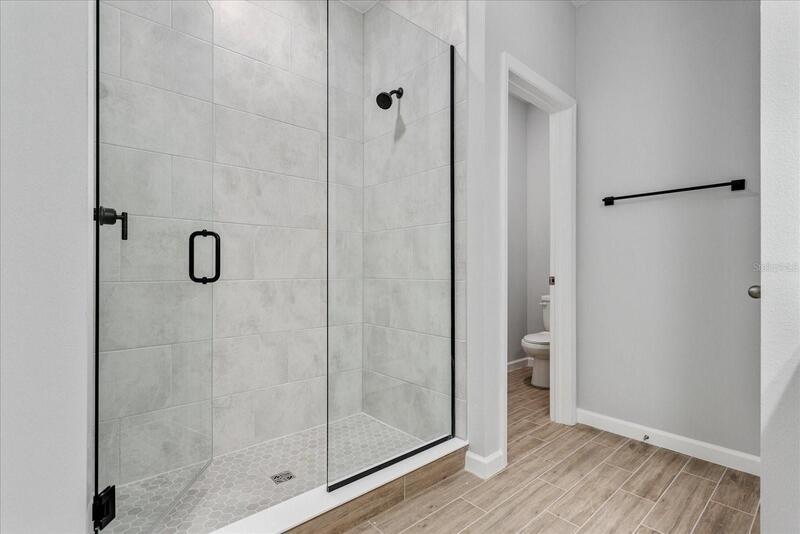 Building Photo - 637 Bayhawk St