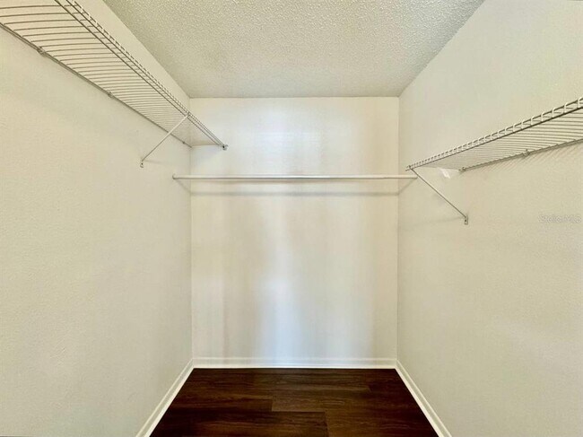 Building Photo - 3323 Crystal Ct E