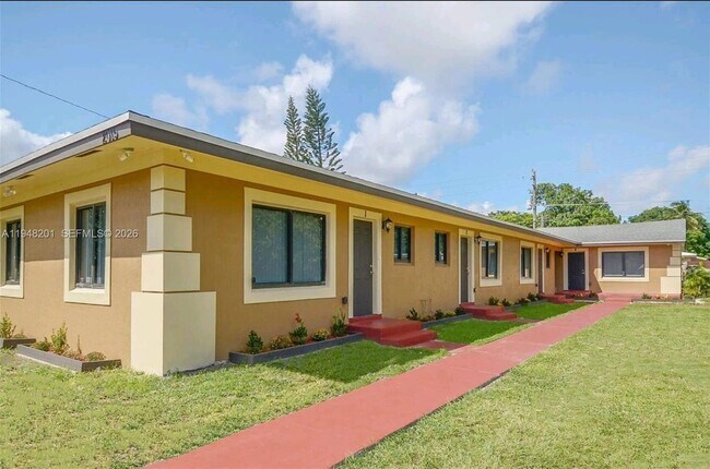 Building Photo - 2015 Funston St