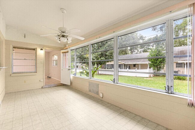 Building Photo - 8665 SW 94th St
