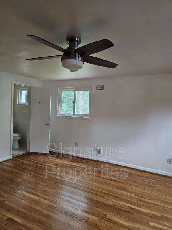 Building Photo - 8402 Kalb Rd