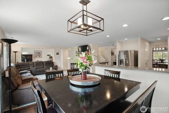 Building Photo - Gorgeous home in Snohomish available 9/15/2025