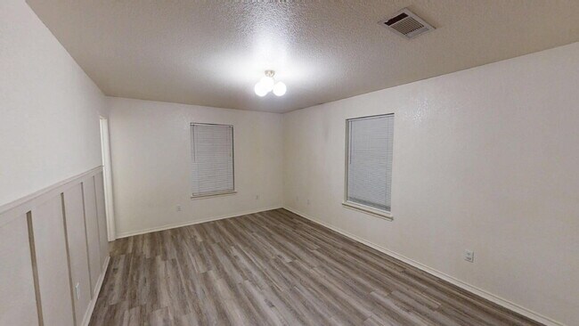 Building Photo - "Spacious 4-Bedroom Retreat with 2 Full Baths in Charming Nolanville!"