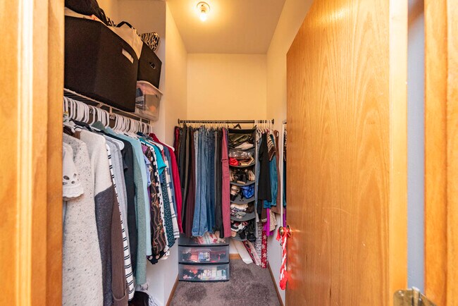 Building Photo - 1401 N Artesian Ave