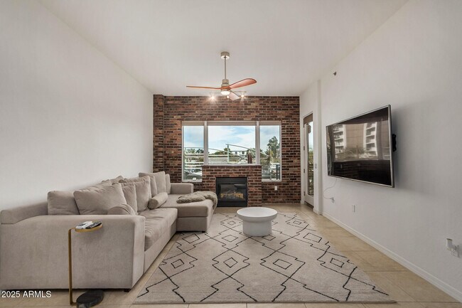 Building Photo - 2302 N Central Ave