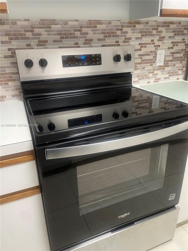 Building Photo - 1251 SW 125th Ave