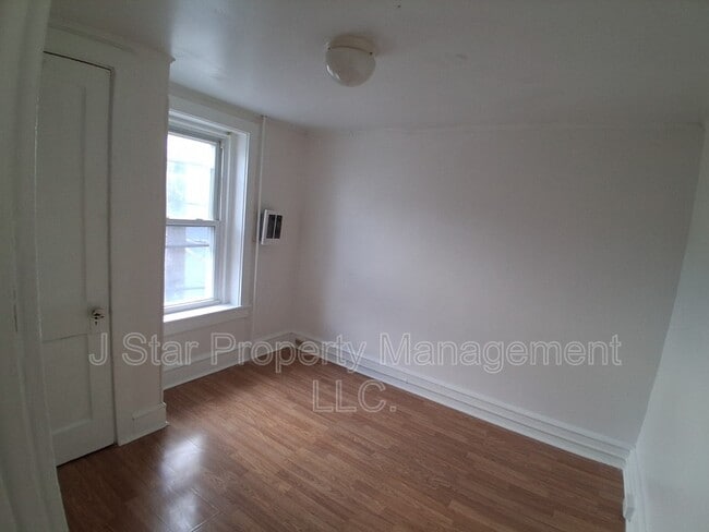 Building Photo - 531 Robeson St