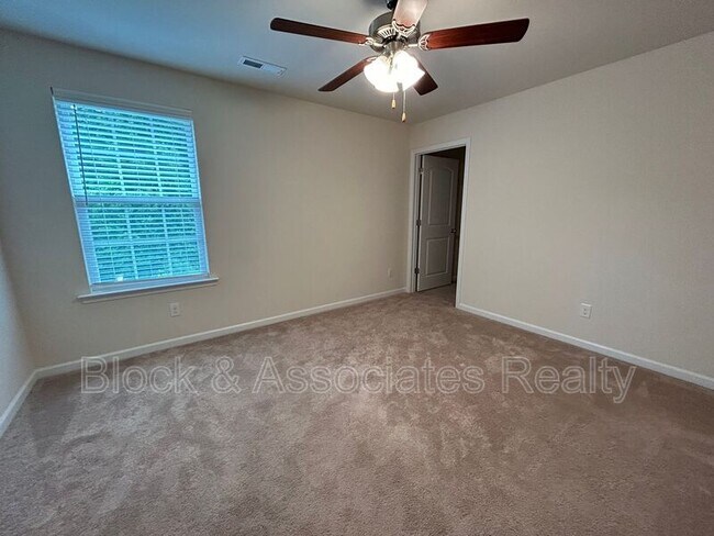 Building Photo - 1464 Land Grv Dr