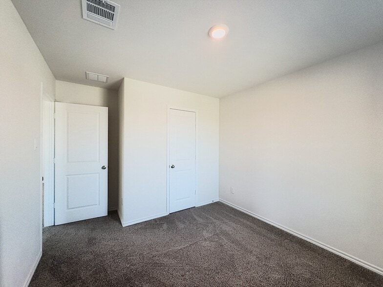 Building Photo - 218 Alice Spgs Ln