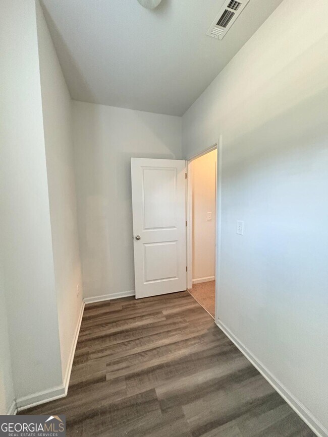 Building Photo - 108 Madison Grace Ave