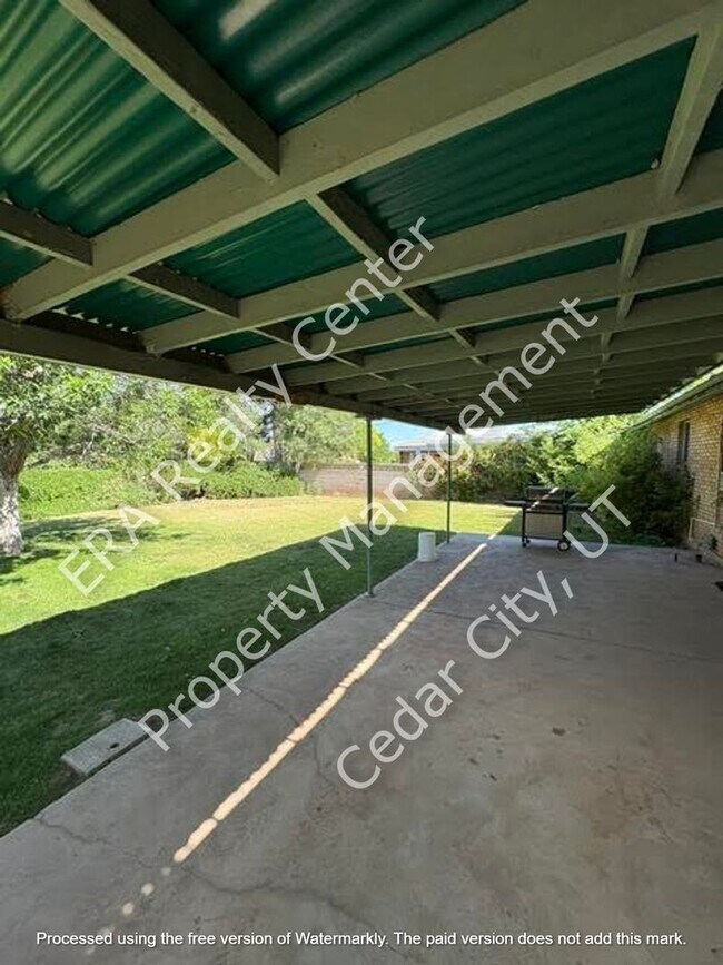 Building Photo - Move-In Bonus!!!! 2 bed - 1 bath in the Heart of Cedar City