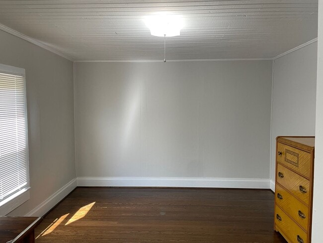 Building Photo - 2 BED, 1 BATH HOME LOCATED IN DENTON!