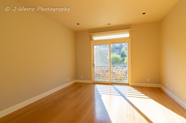 Building Photo - 139 Randall St