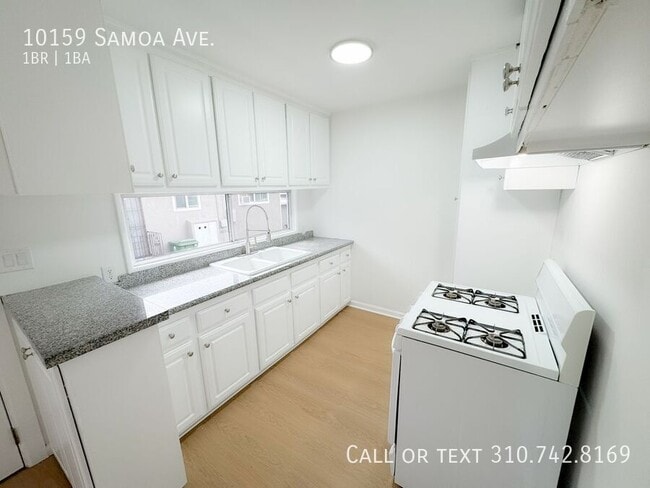 Building Photo - 10159 Samoa Ave