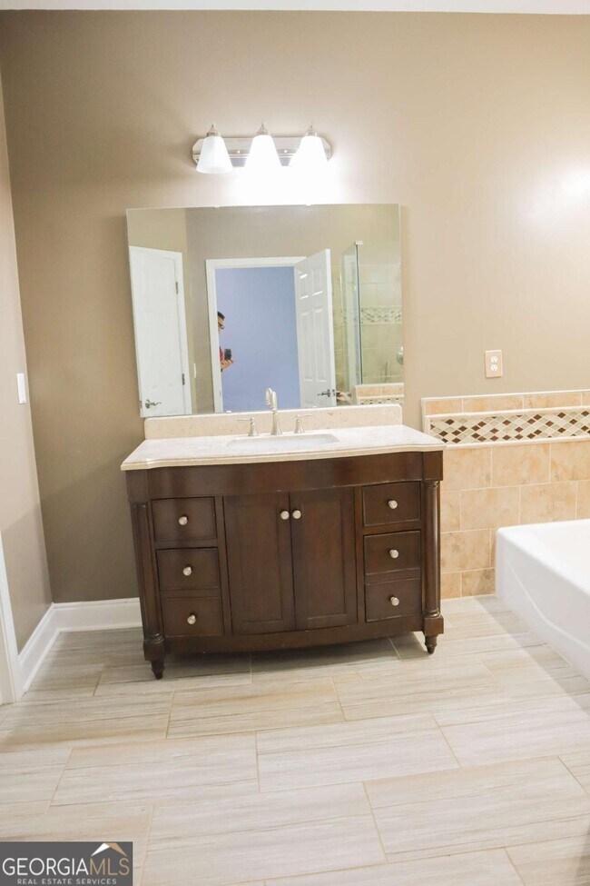 Building Photo - 1526 Lechemin Dr