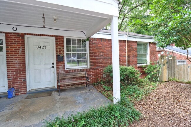 Building Photo - 2BR 1BA duplex in Rosewood
