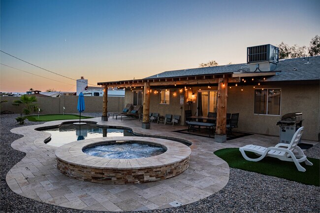 Building Photo - 3280 Rocking Horse Dr
