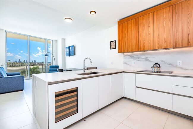 Building Photo - 1400 Biscayne Blvd