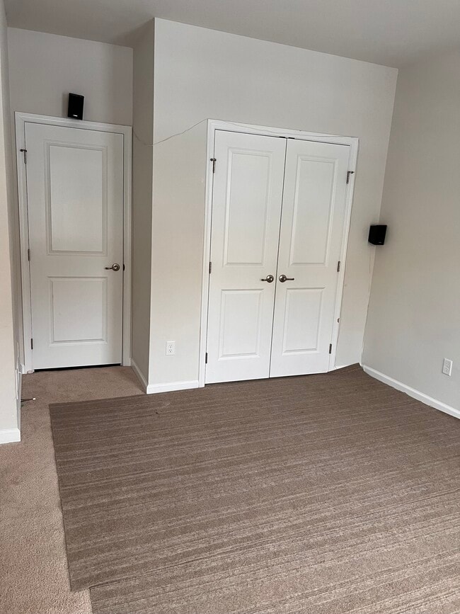 Building Photo - 3010 Mahican Cir