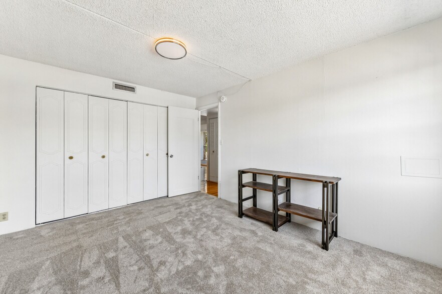 Building Photo - 805 29th St