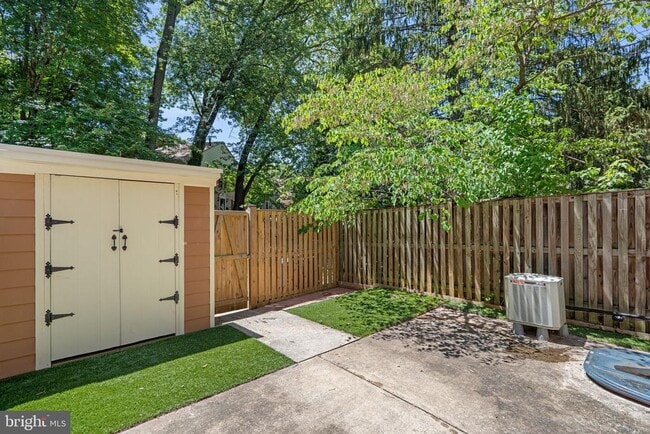Building Photo - 2407 Alsop Ct