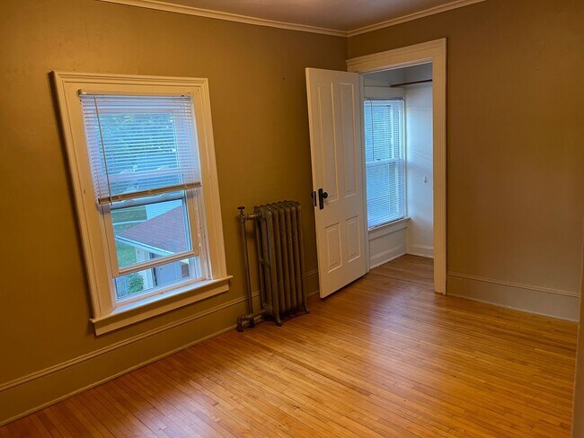 Building Photo - 1014 Elmwood Ave