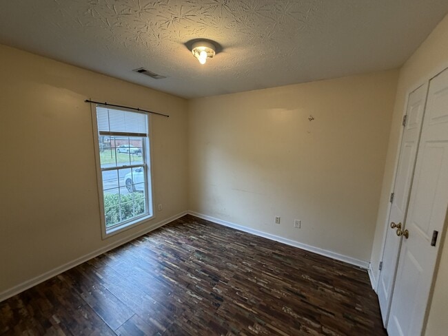 Building Photo - 2724 Garden Brook Ct