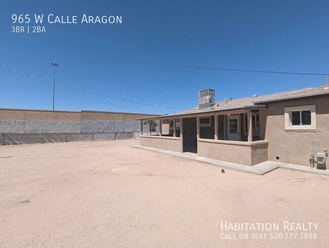 Building Photo - 965 W Calle Aragon