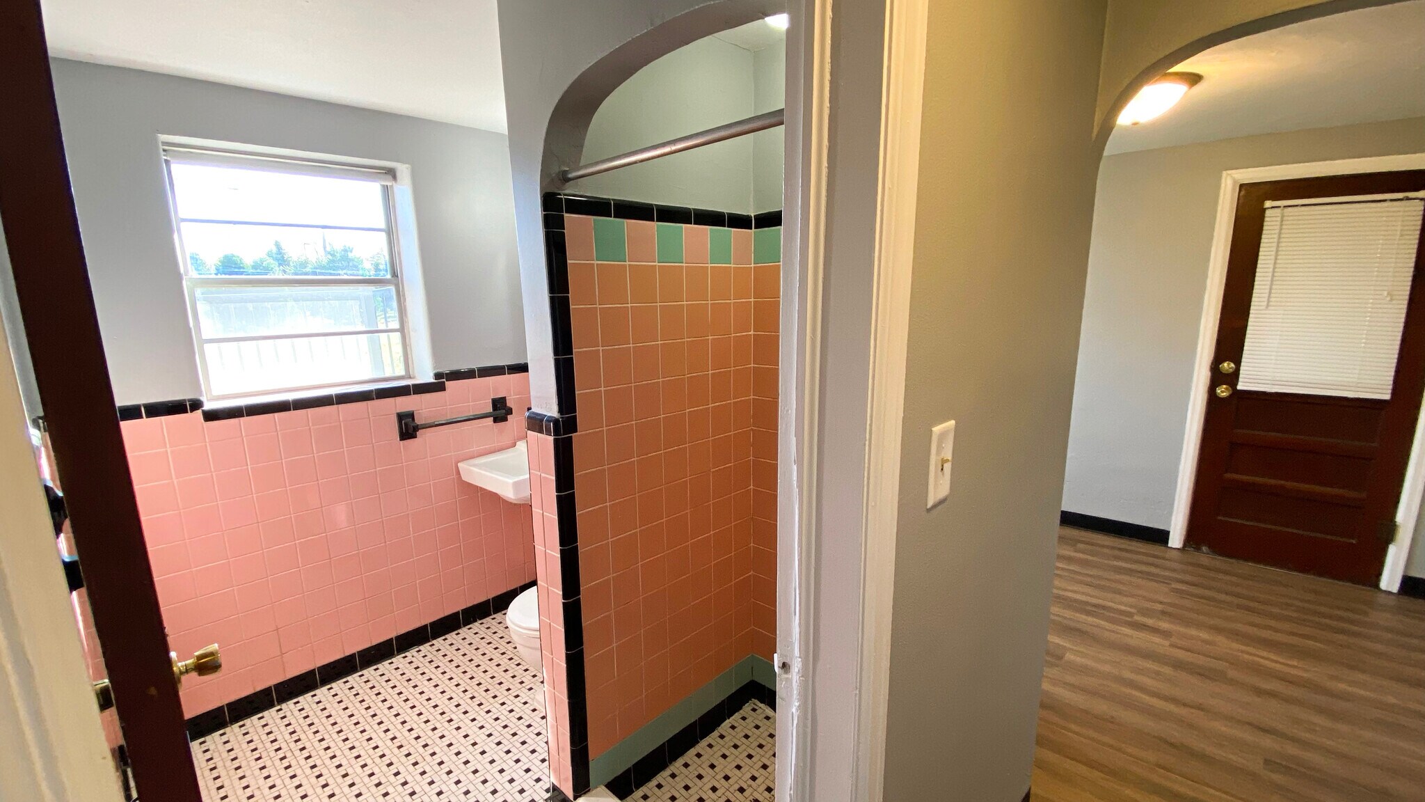 3/4 bathroom - 227 W Dunklin St