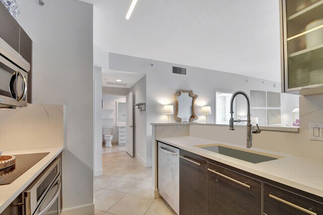 Building Photo - 550 Okeechobee Blvd