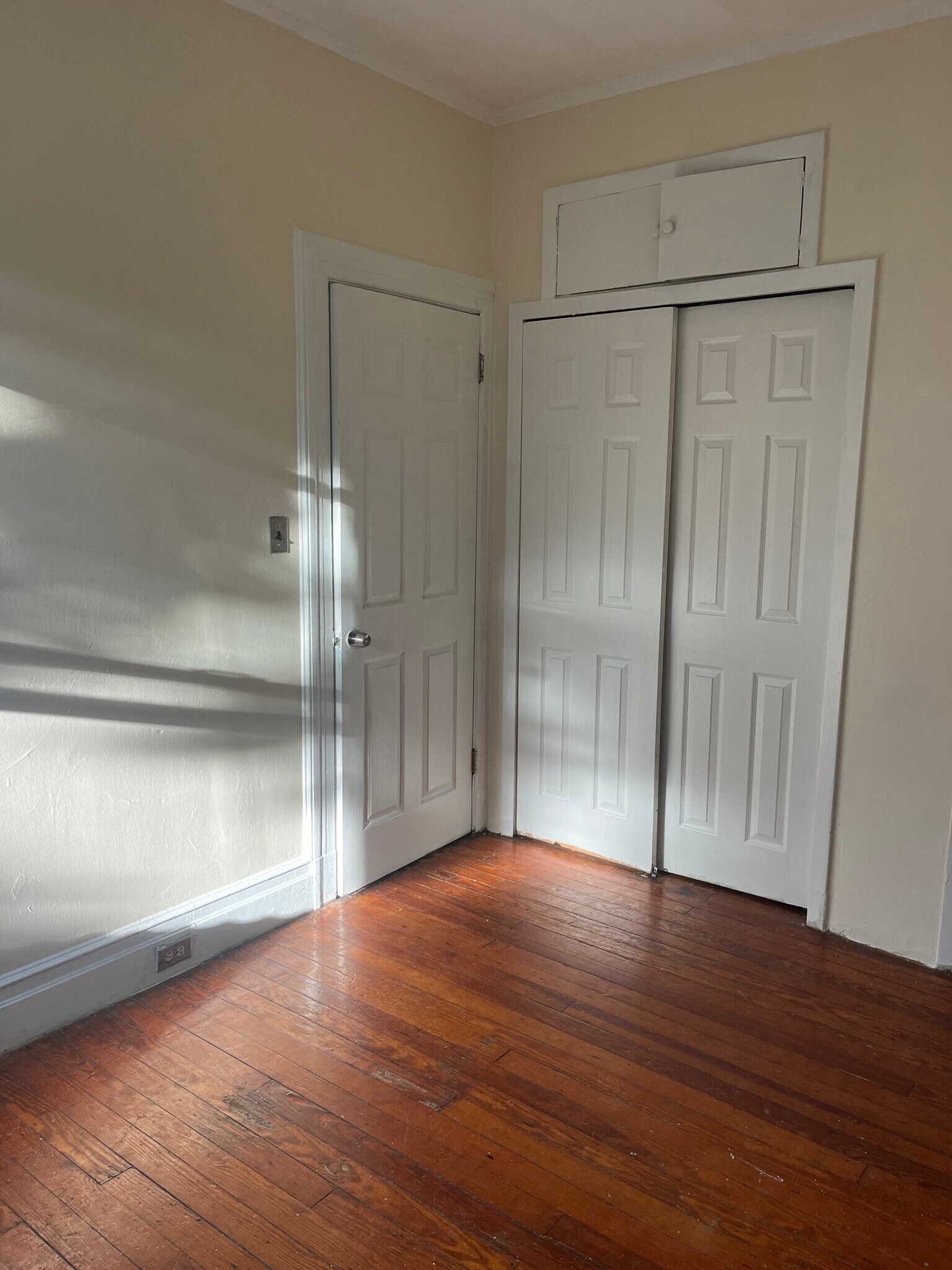 Building Photo - 22 Sherwood Ave