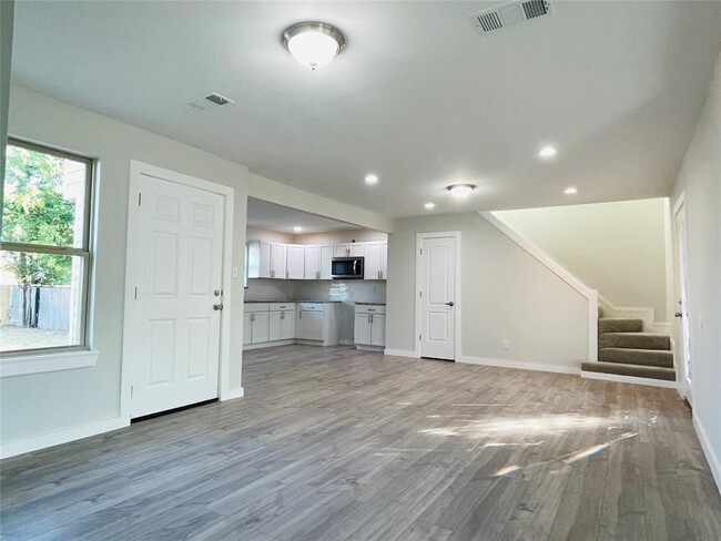 Building Photo - 1032 Hoke Smith Dr