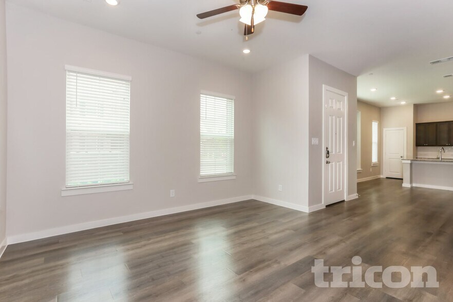 Building Photo - 1035 Fallgate Dr