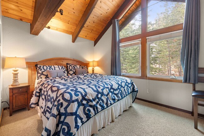 Building Photo - Alpine Meadows Winter Escape Ski Lease