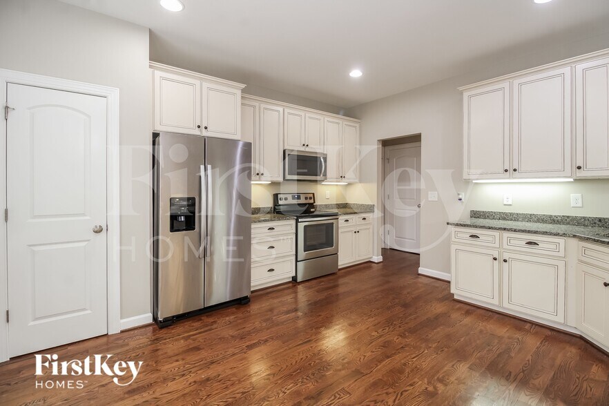 Building Photo - 1803 Gracewood Dr