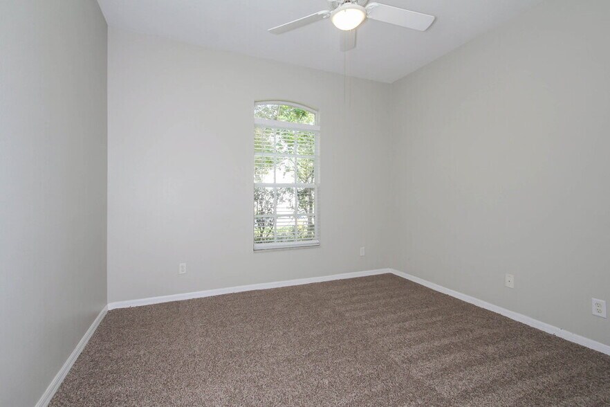 Building Photo - 6748 Monarch Park Dr