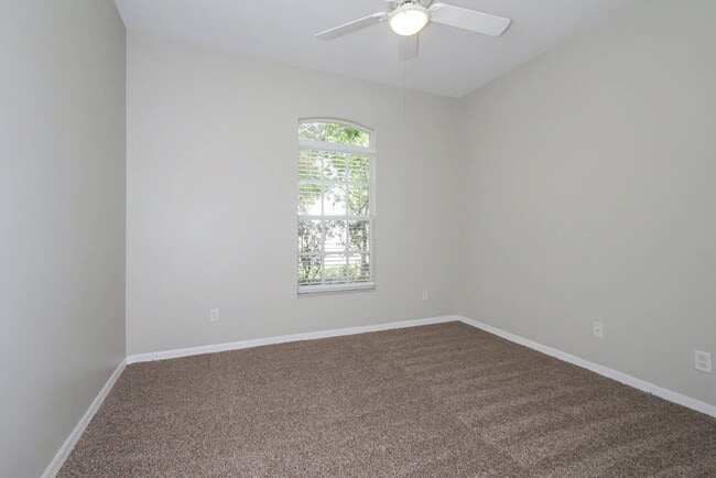 Building Photo - 6748 Monarch Park Dr