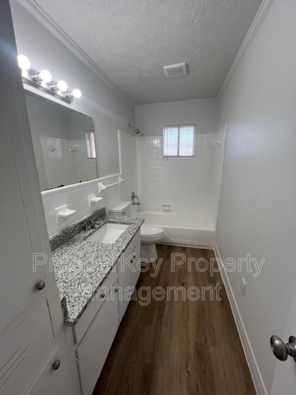 Building Photo - 2745 N Wallace Dr