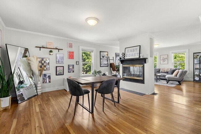 Building Photo - 589 Willard St
