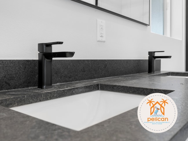 Building Photo - Striking 2BR / 2BA Home with Soaring Vaulted Ceilings