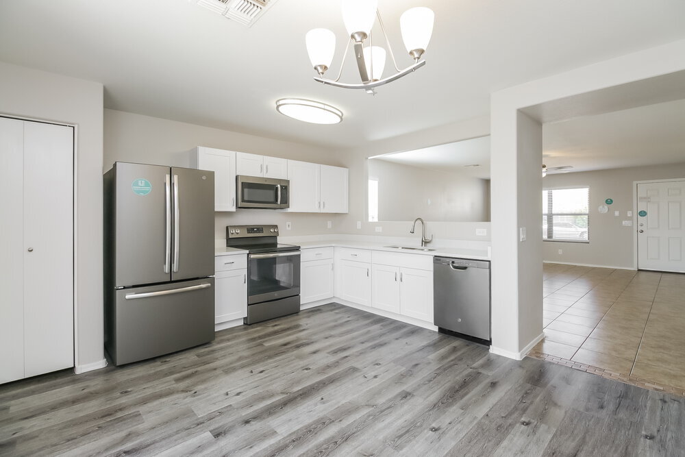 Building Photo - 11517 W Charter Oak Rd