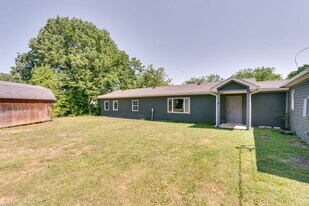 Building Photo - 279 Stones River Rd