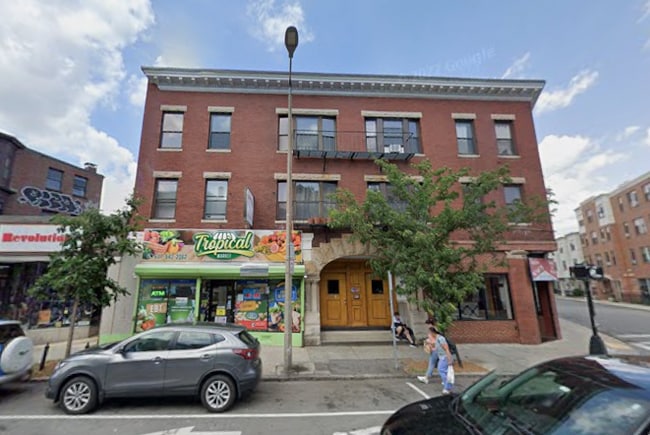 Building Photo - 369 Centre St